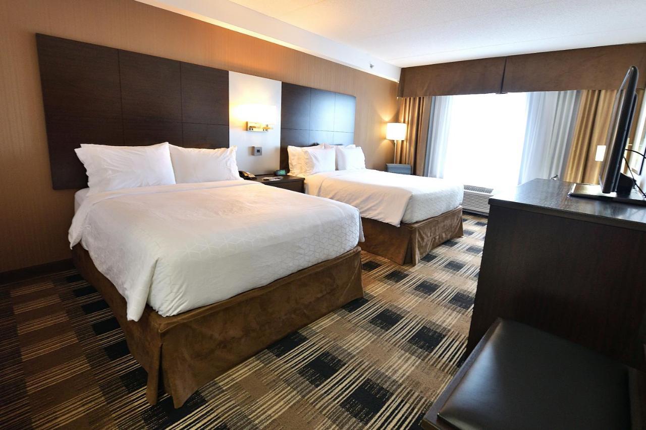 Holiday Inn Express & Suites Ottawa East-Orleans By Ihg Стая снимка
