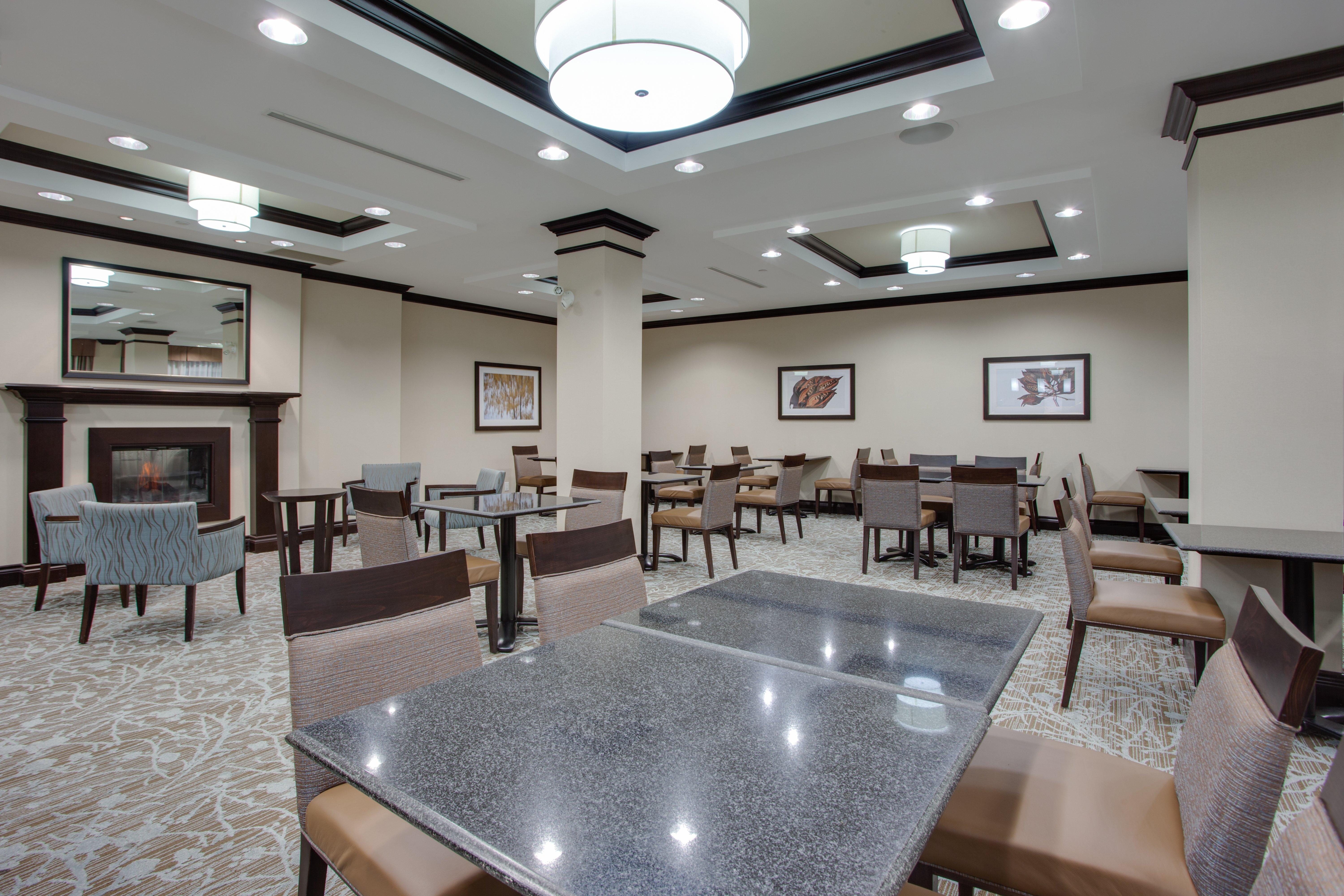 Holiday Inn Express & Suites Ottawa East-Orleans By Ihg Екстериор снимка