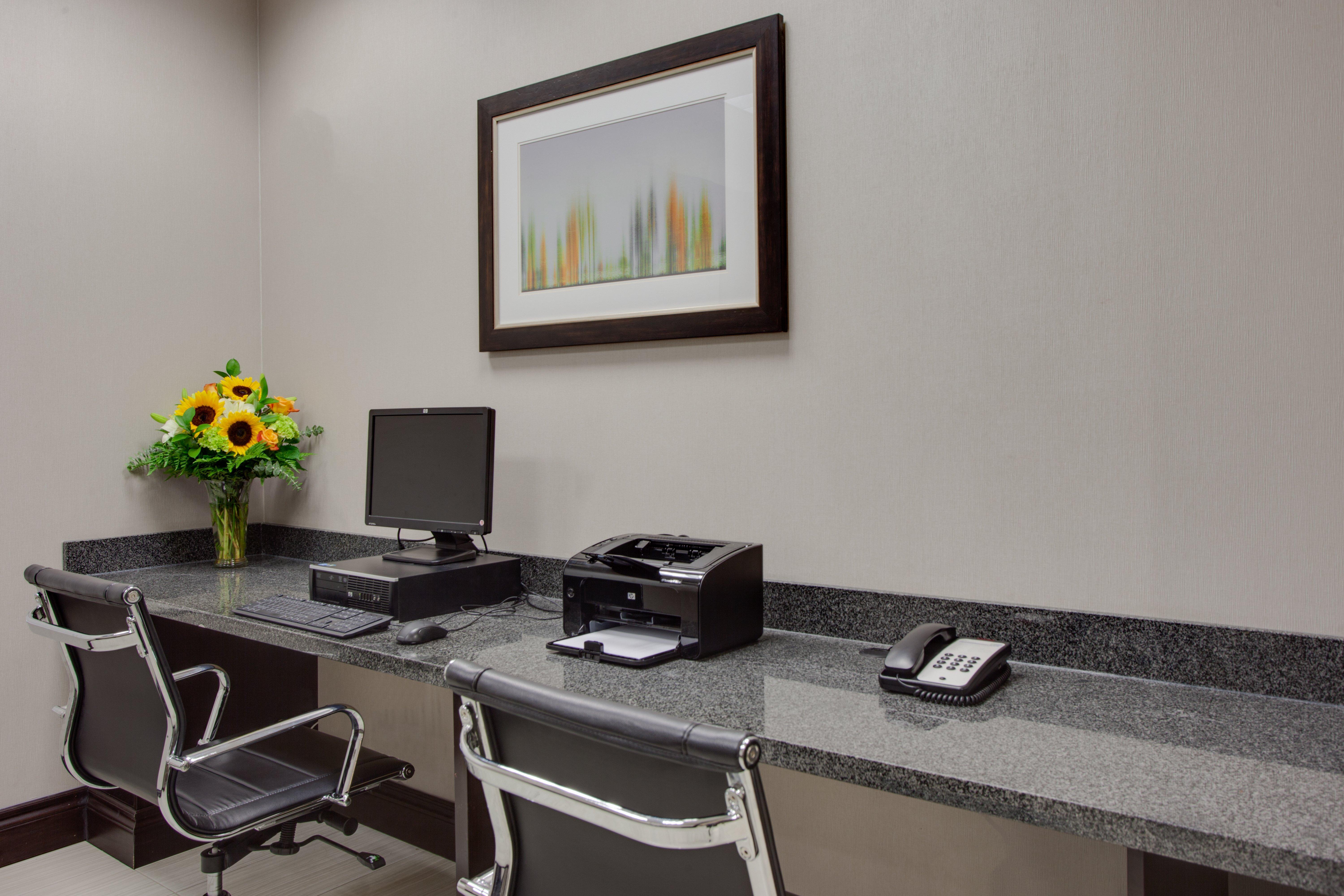 Holiday Inn Express & Suites Ottawa East-Orleans By Ihg Екстериор снимка