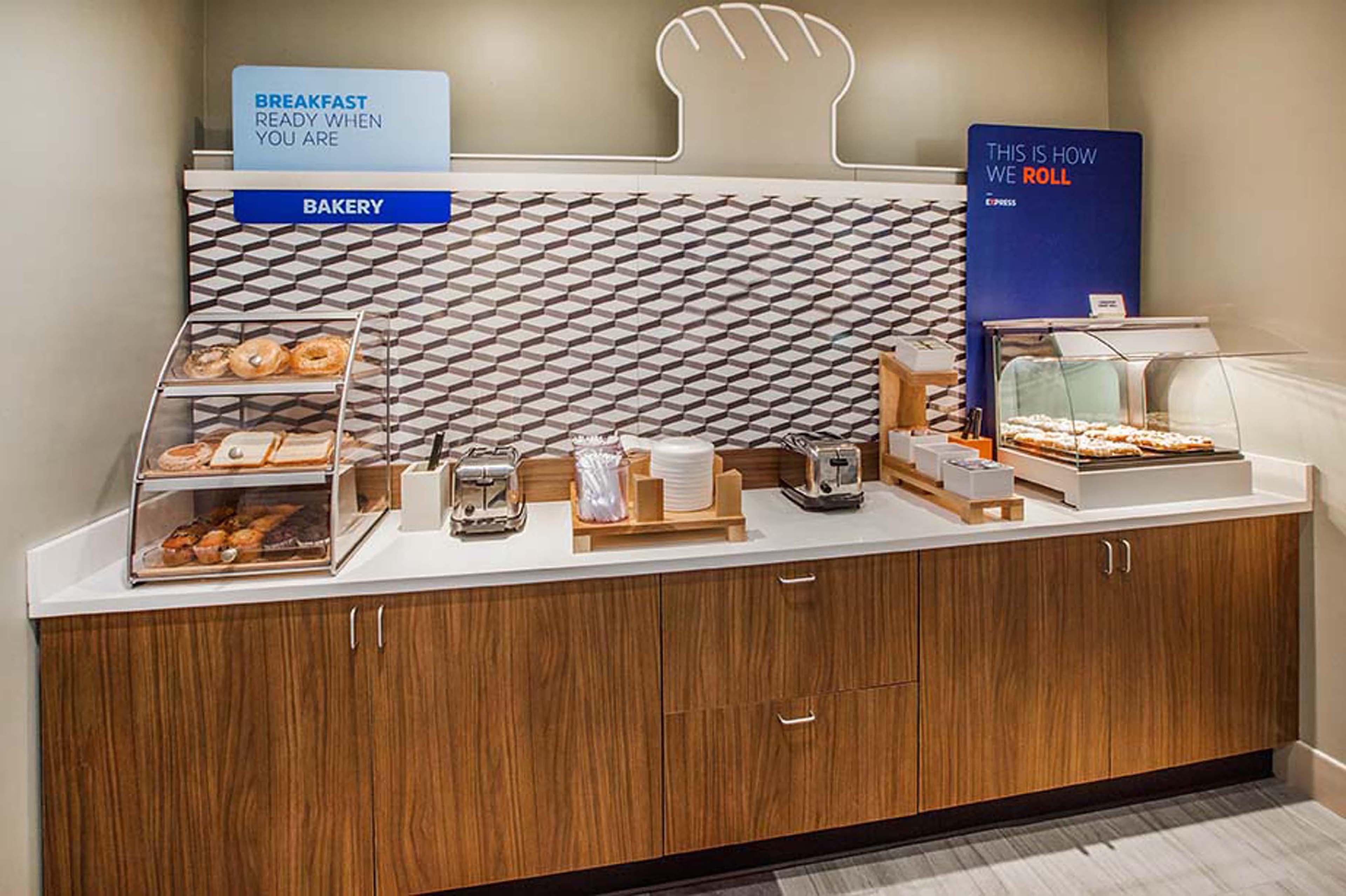 Holiday Inn Express & Suites Ottawa East-Orleans By Ihg Екстериор снимка