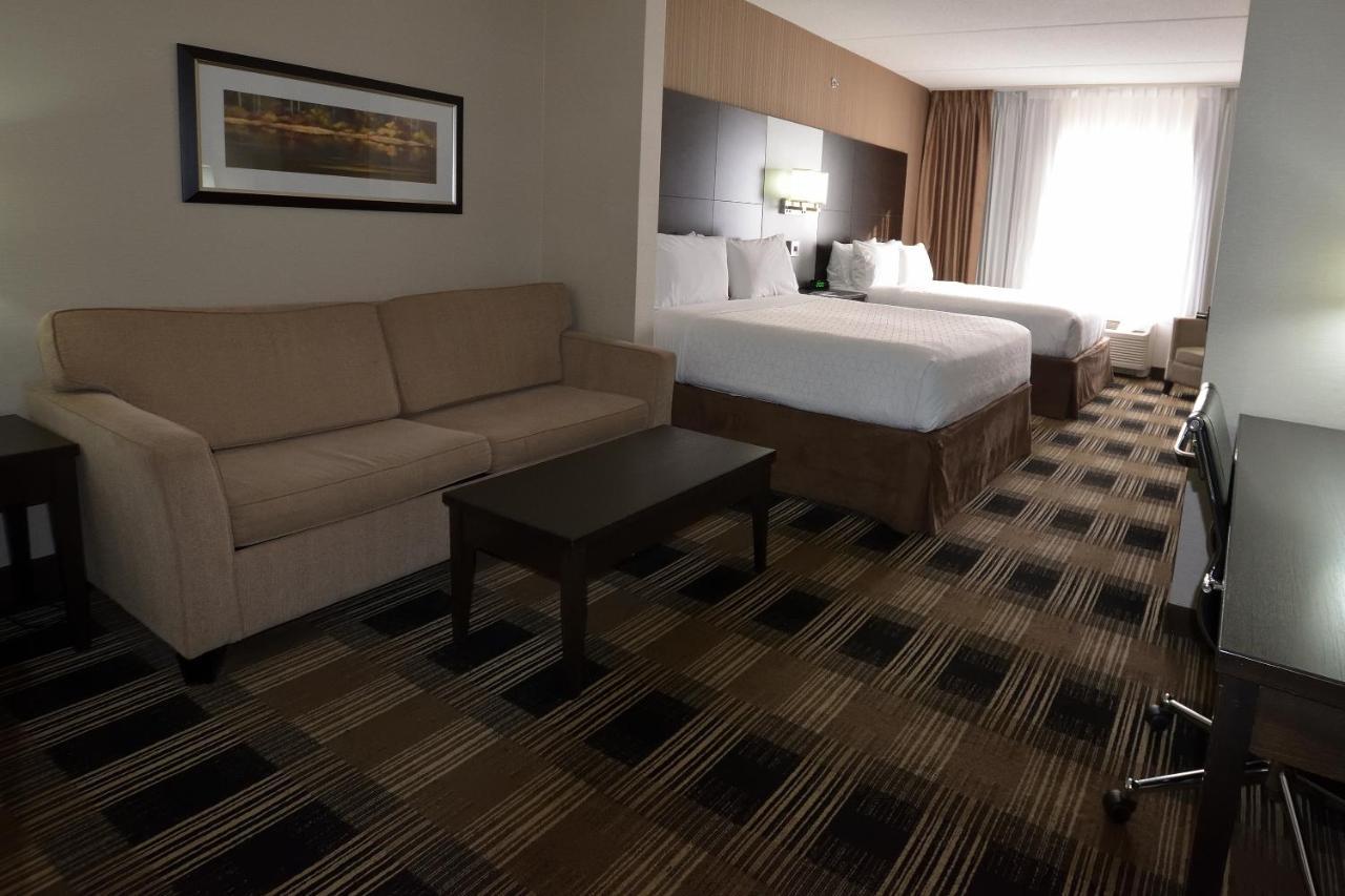 Holiday Inn Express & Suites Ottawa East-Orleans By Ihg Екстериор снимка