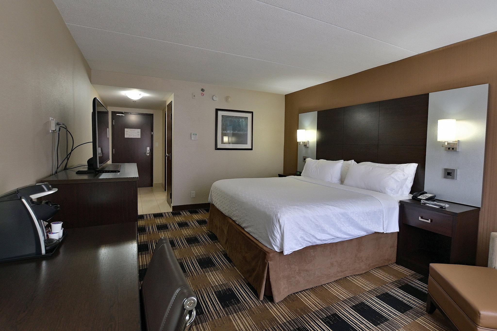 Holiday Inn Express & Suites Ottawa East-Orleans By Ihg Екстериор снимка