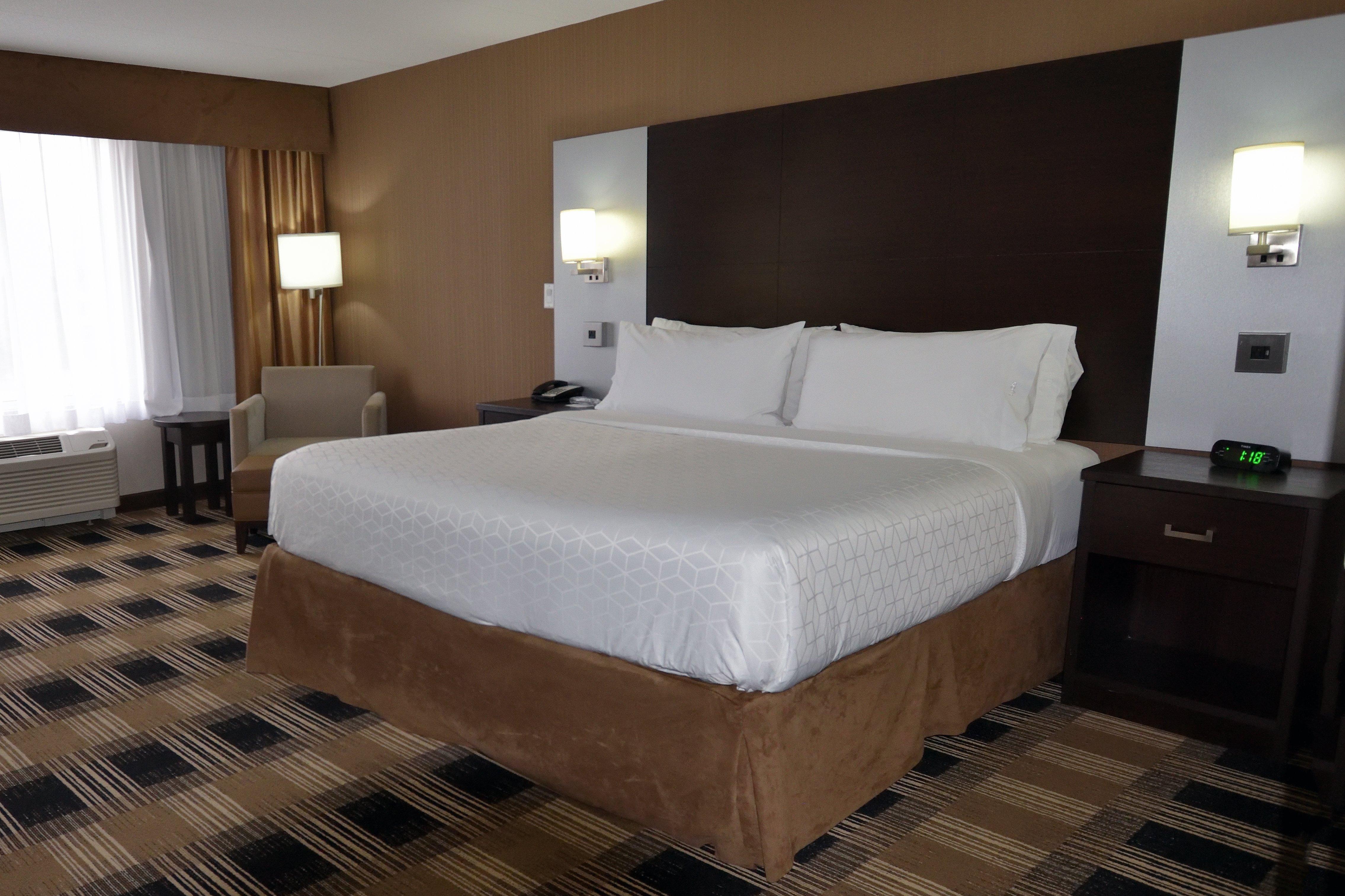 Holiday Inn Express & Suites Ottawa East-Orleans By Ihg Екстериор снимка