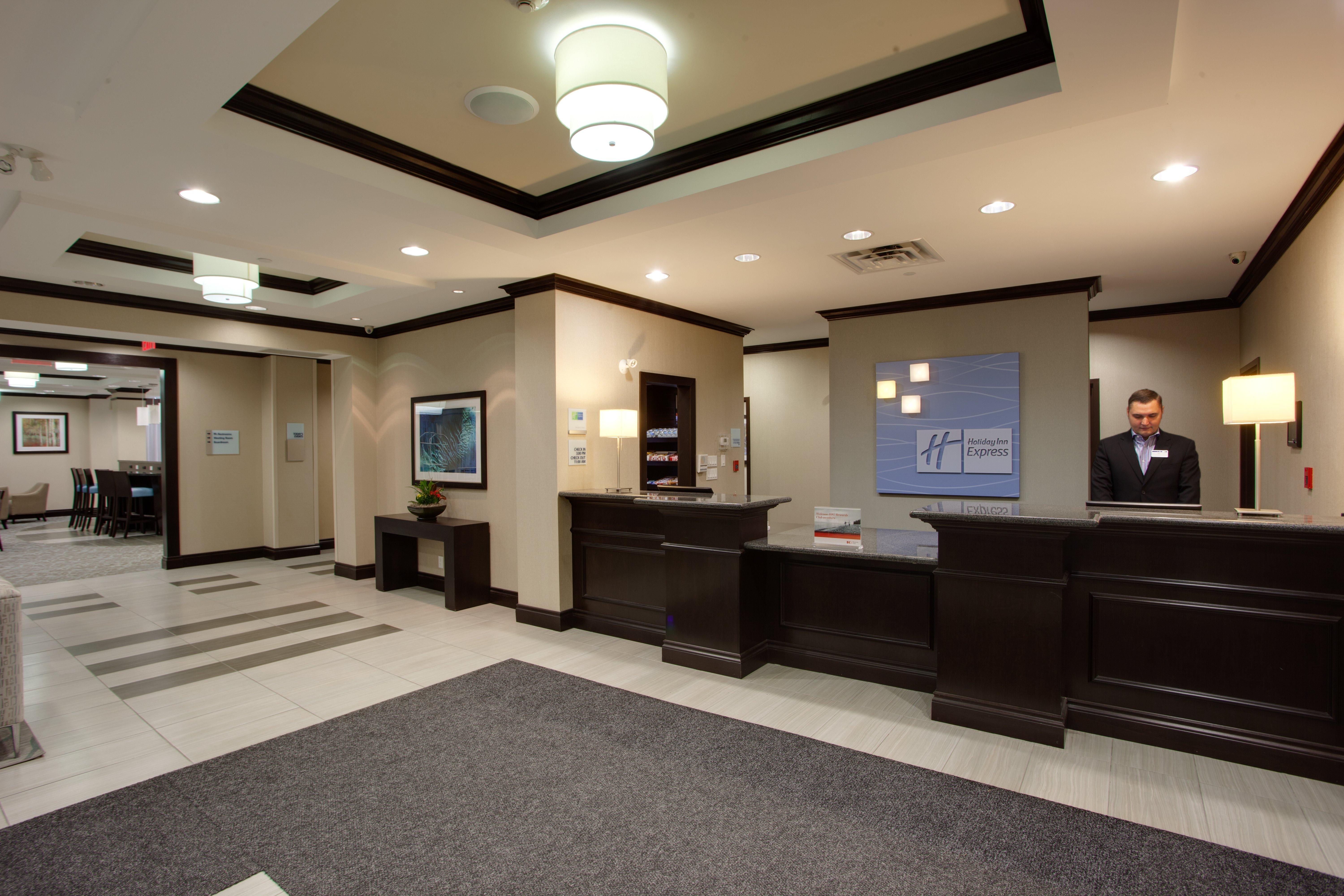 Holiday Inn Express & Suites Ottawa East-Orleans By Ihg Екстериор снимка