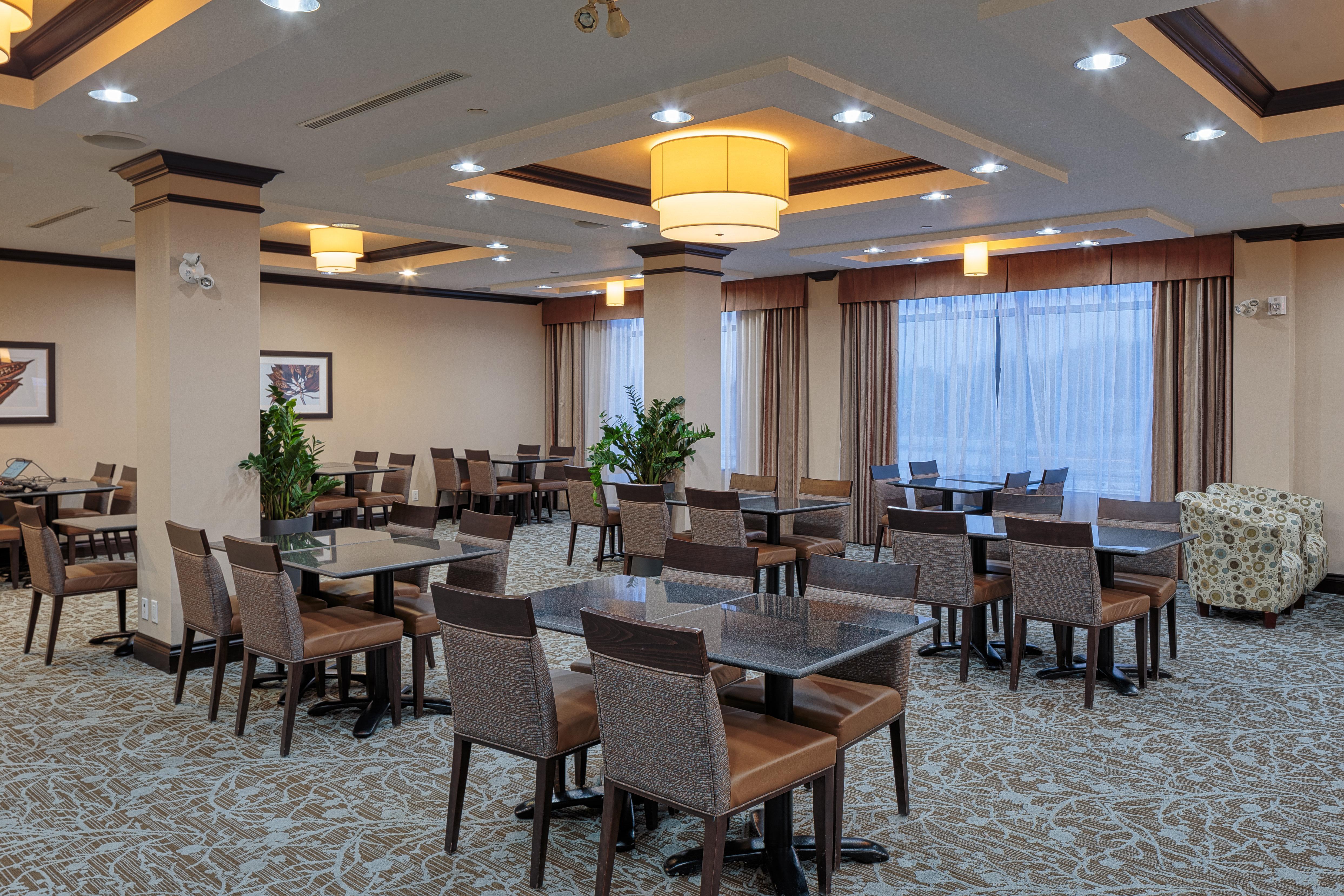Holiday Inn Express & Suites Ottawa East-Orleans By Ihg Екстериор снимка