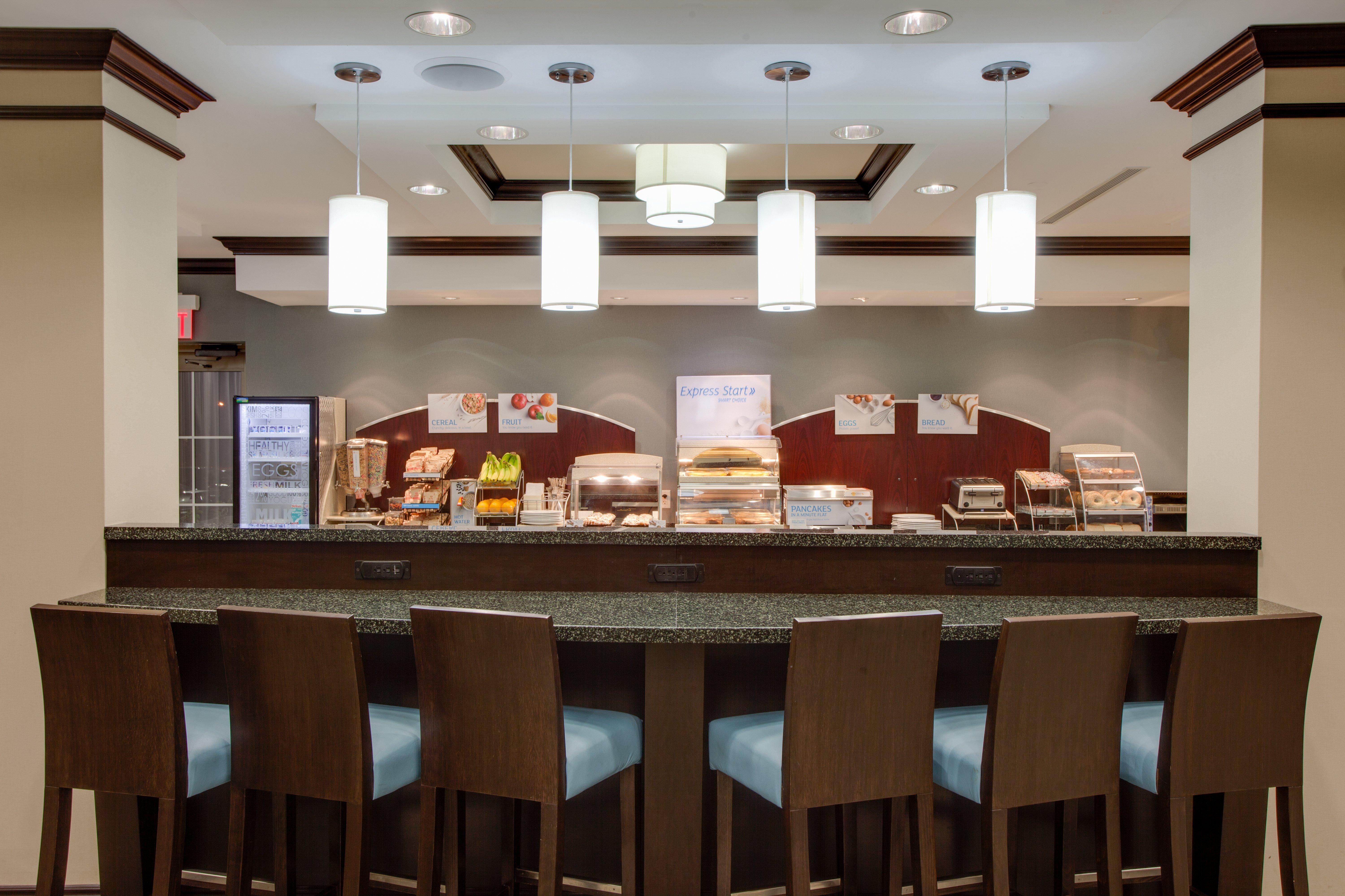 Holiday Inn Express & Suites Ottawa East-Orleans By Ihg Екстериор снимка