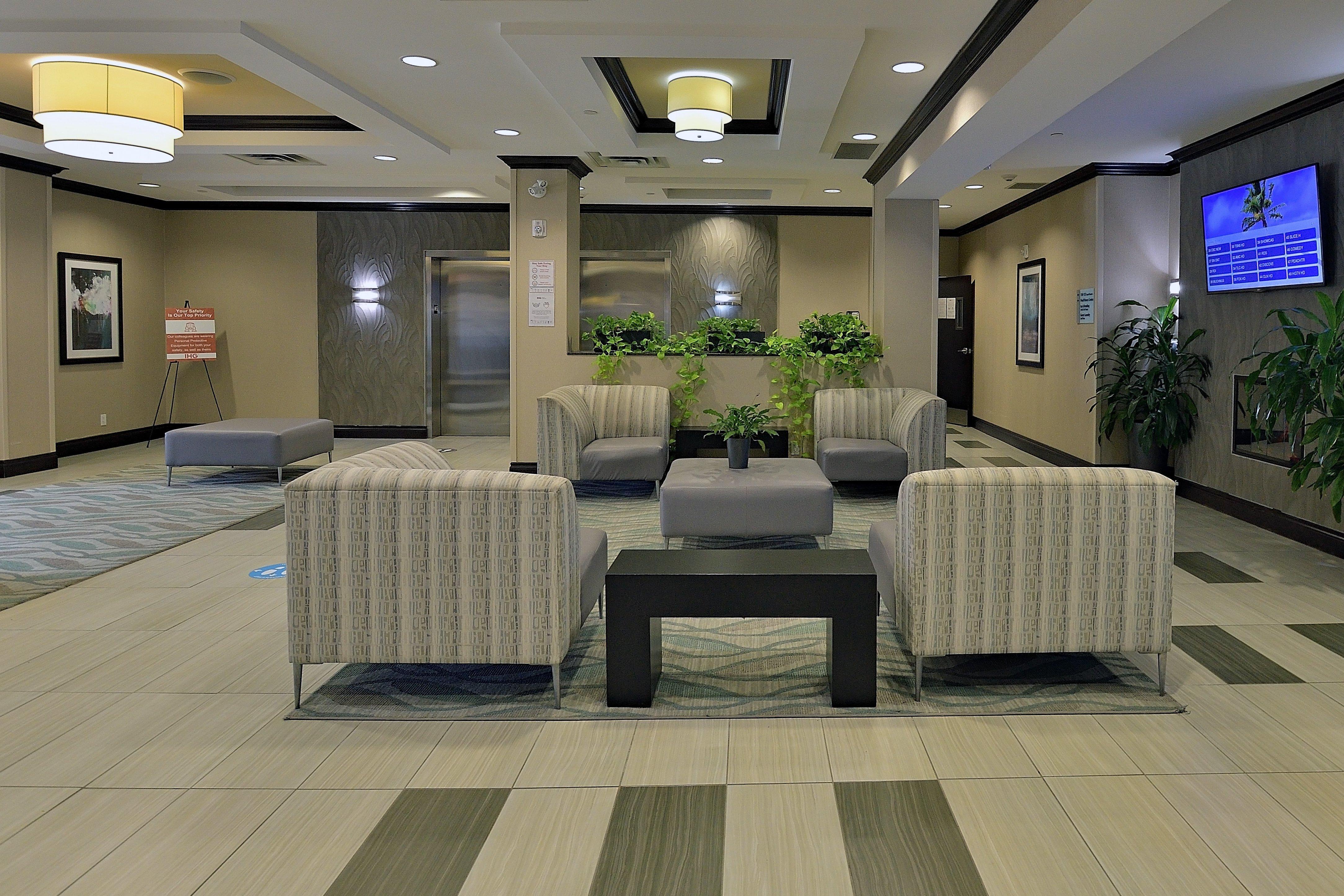 Holiday Inn Express & Suites Ottawa East-Orleans By Ihg Екстериор снимка