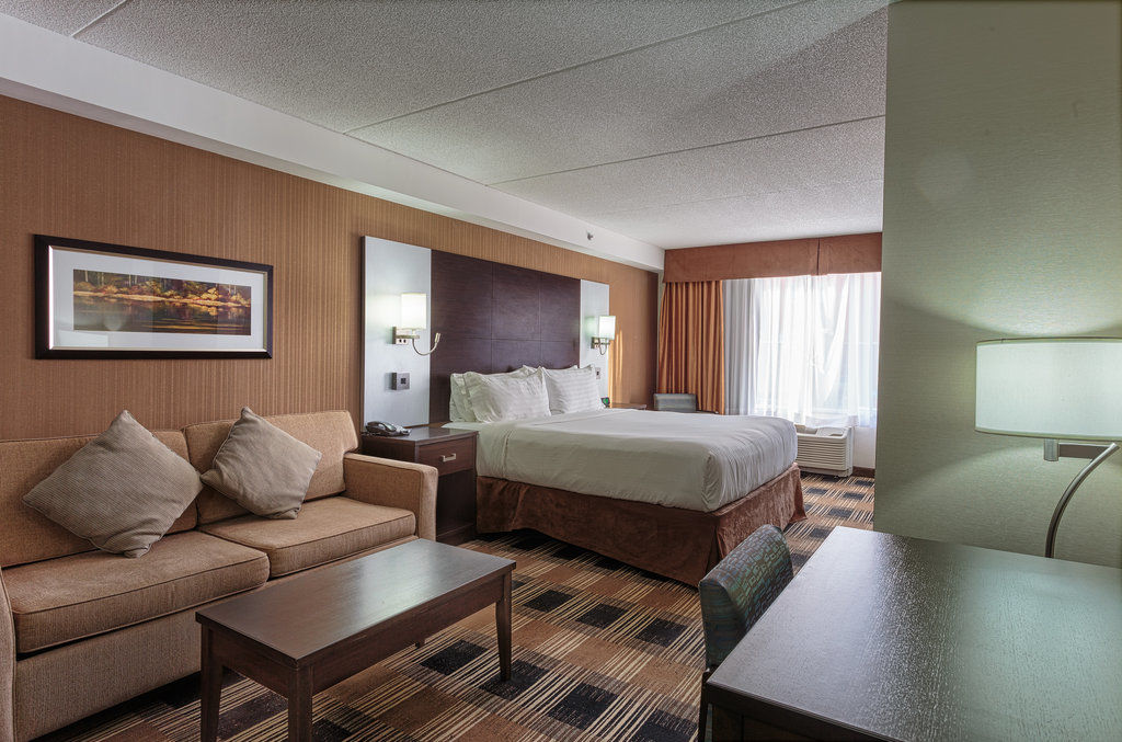 Holiday Inn Express & Suites Ottawa East-Orleans By Ihg Екстериор снимка